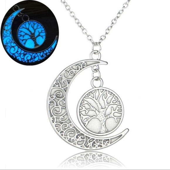 Fashion Jewelry Jewelry - NWT Tree of Life Luminous Pendant Necklace